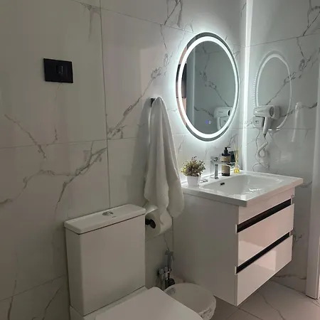 Sofia House בית הארחה 3*