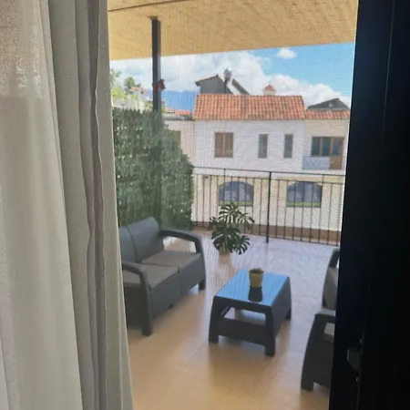 בית הארחה Sofia House