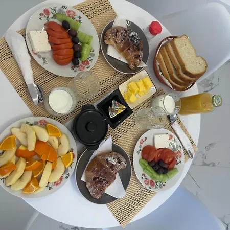 בית הארחה Sofia House 3*